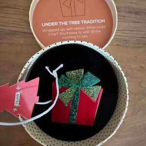 Erstwilder Under The Tree Tradition 🎁